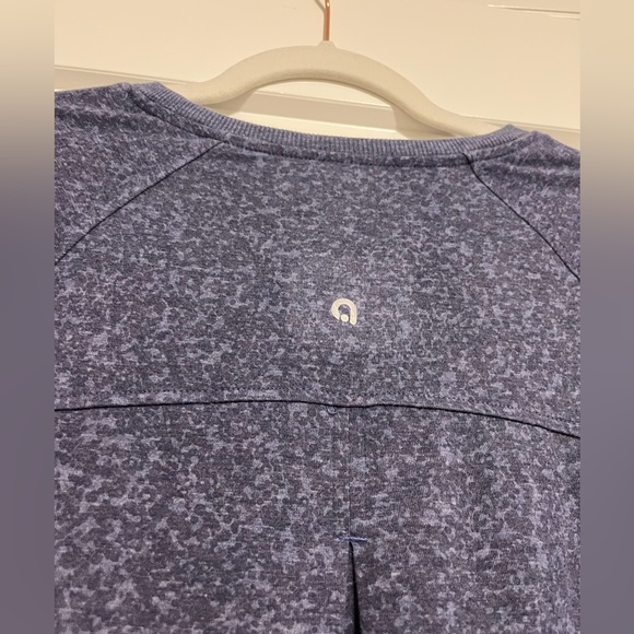 EUC Reitmans/Hyba Dry Lux Hyba Crew Neck with Pocket | Size Small - Picture 4 of 4